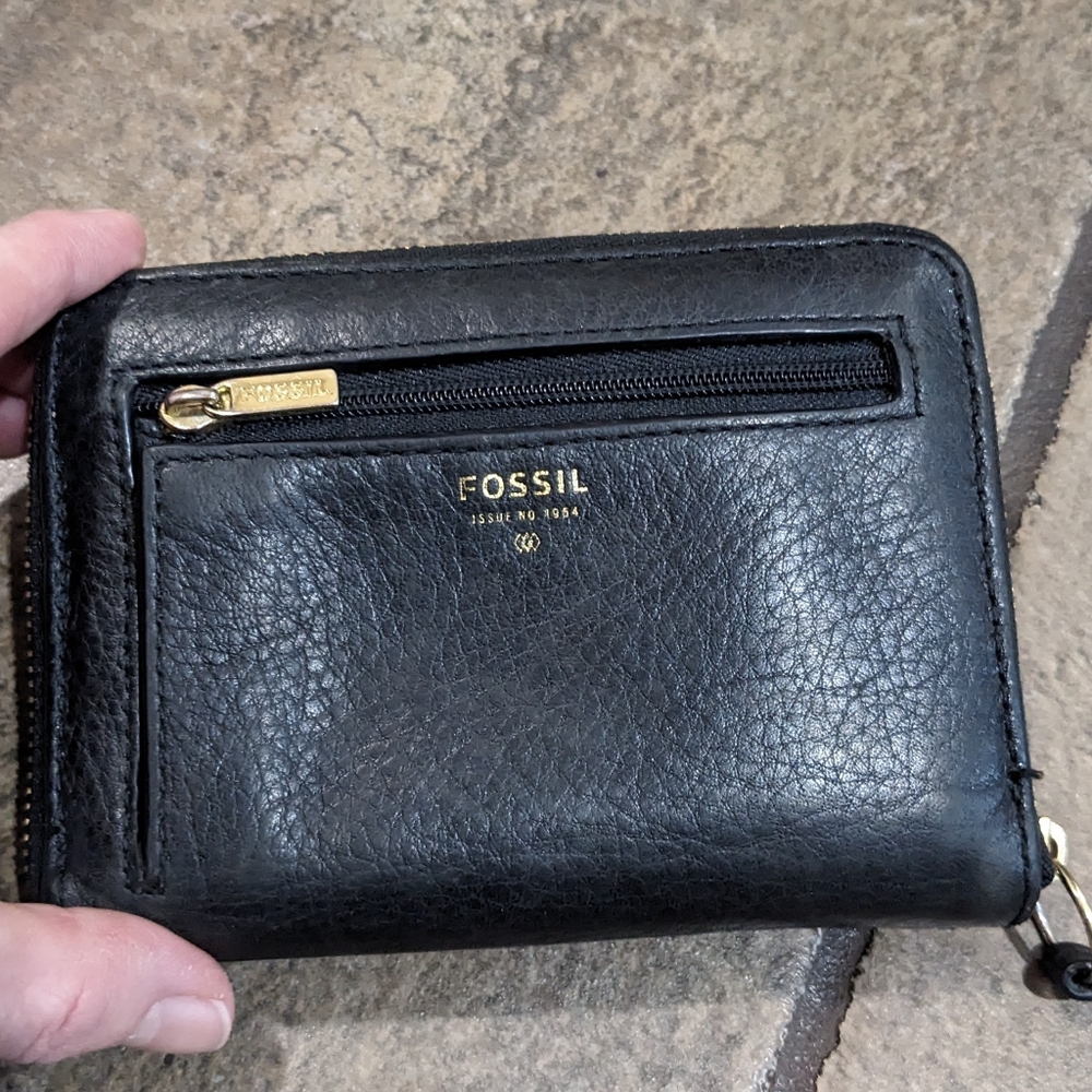 Fossil Black Leather Zip Wallet with Gold Hardware